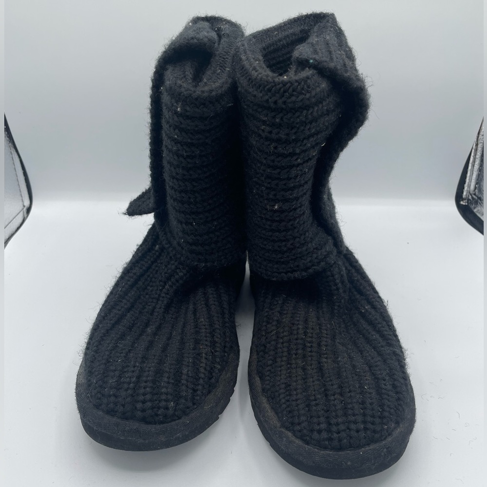 UGG Black Classic Cardy Knit, Size 5